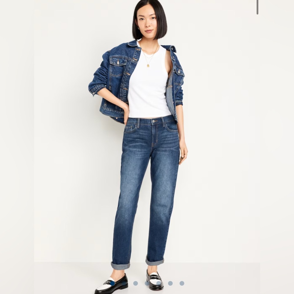Old Navy Wow Mid-Rise Boyfriend Jean